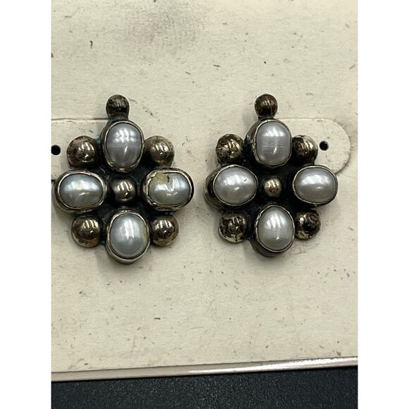 Sterling Silver 5mm Bezel Cultured Gray Pearls Ball Beads Cluster Stud Earrings - Picture 4 of 7